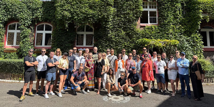 10–12 PRU ffd1ae3a-808c-48e8-a4aa-4216bf631d9b