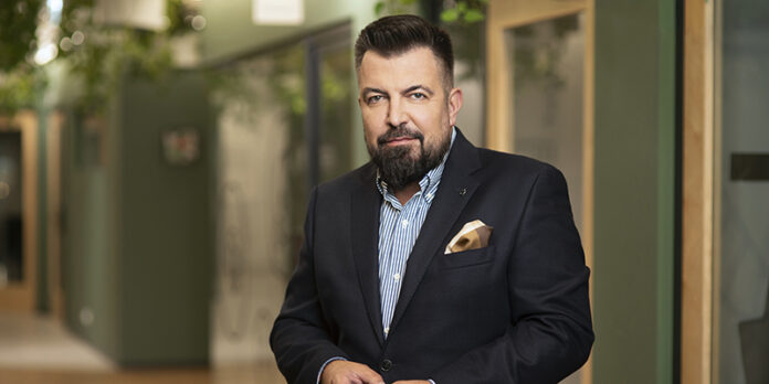 por-Rafał Hiszpański DirectP 2025