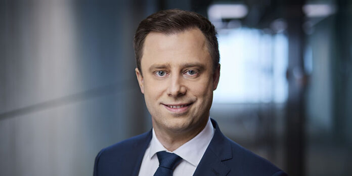 por-Andrzej Olechniewicz Warta 2026